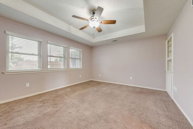 834 Rock Creek Lane, Red Oak, TX 75154