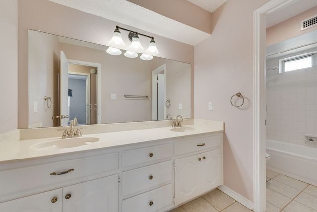834 Rock Creek Lane, Red Oak, TX 75154