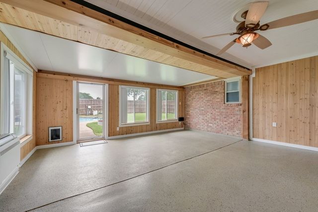 834 Rock Creek Lane, Red Oak, TX 75154