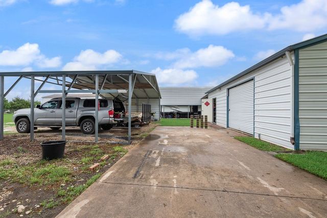 834 Rock Creek Lane, Red Oak, TX 75154