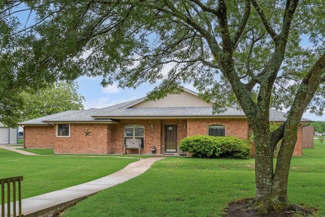 834 Rock Creek Lane, Red Oak, TX 75154