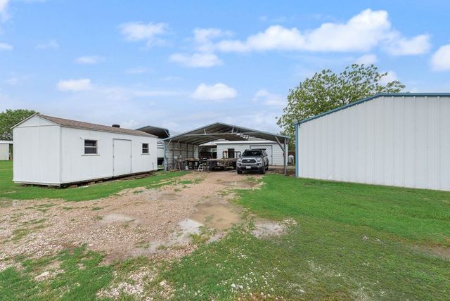 834 Rock Creek Lane, Red Oak, TX 75154
