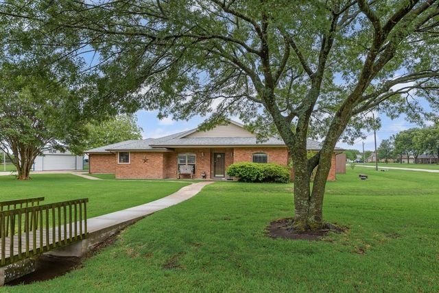 834 Rock Creek Lane, Red Oak, TX 75154