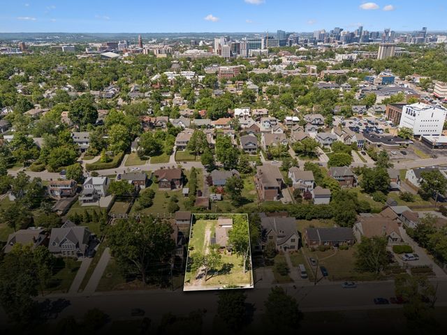 2110A W Linden Ave, Nashville, TN 37212