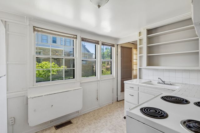 2110A W Linden Ave, Nashville, TN 37212