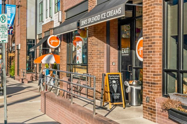 2110A W Linden Ave, Nashville, TN 37212