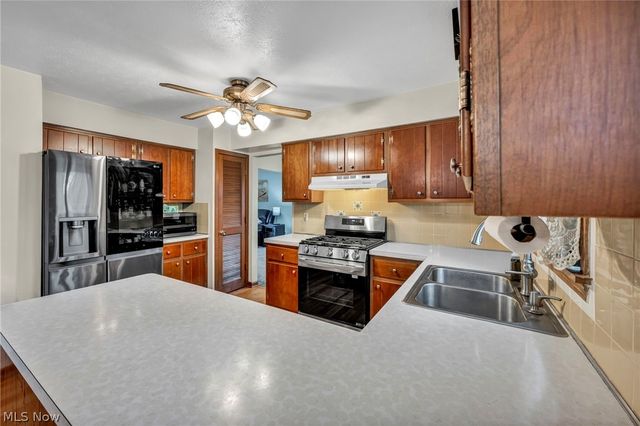 26475 Sudbury Drive, North Olmsted, OH 44070