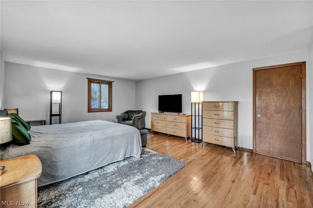 26475 Sudbury Drive, North Olmsted, OH 44070