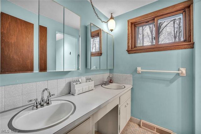 26475 Sudbury Drive, North Olmsted, OH 44070