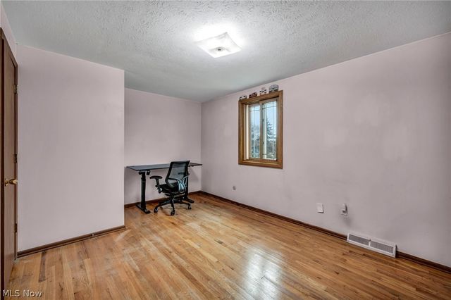 26475 Sudbury Drive, North Olmsted, OH 44070