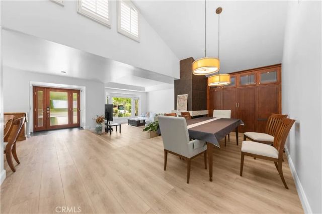31 Sycamore, Irvine, CA 92603