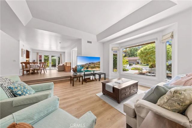 31 Sycamore, Irvine, CA 92603