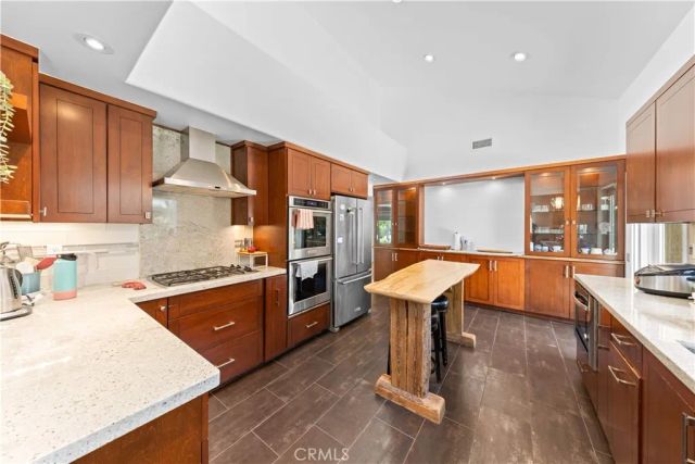 31 Sycamore, Irvine, CA 92603