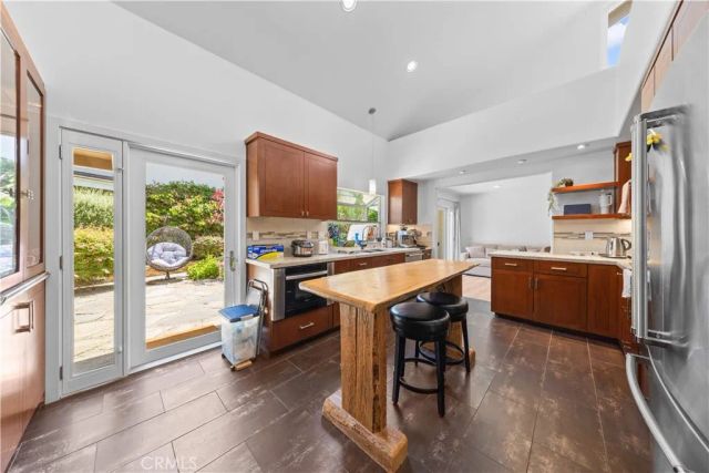 31 Sycamore, Irvine, CA 92603