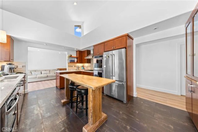 31 Sycamore, Irvine, CA 92603
