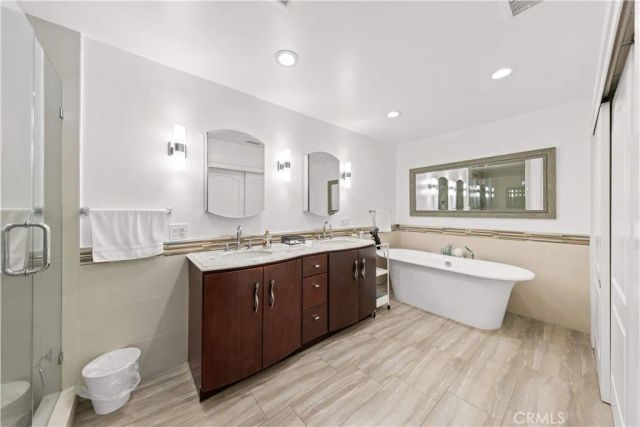 31 Sycamore, Irvine, CA 92603
