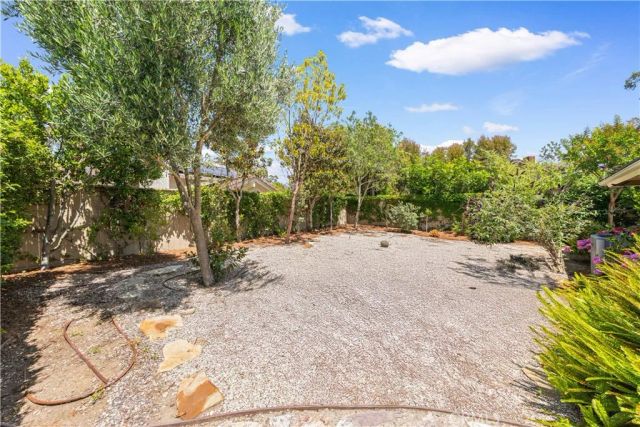 31 Sycamore, Irvine, CA 92603