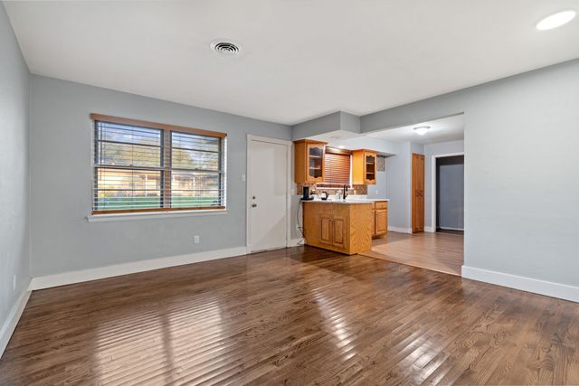 4215 Elk Horn Trail, Dallas, TX 75216