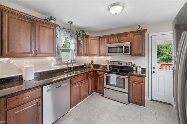 3496 E Bonner DR, Norfolk, VA 23513