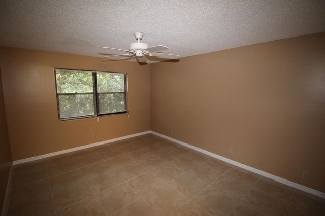5939 Forest Hill Boulevard 203, West Palm Beach, FL 33415
