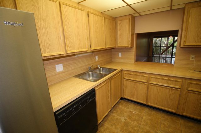 5939 Forest Hill Boulevard 203, West Palm Beach, FL 33415