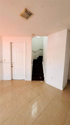 11461 NW 76th St 11461, Doral, FL 33178
