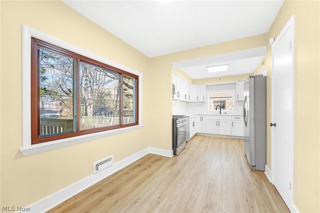 6370 Manchester Road, Parma, OH 44129