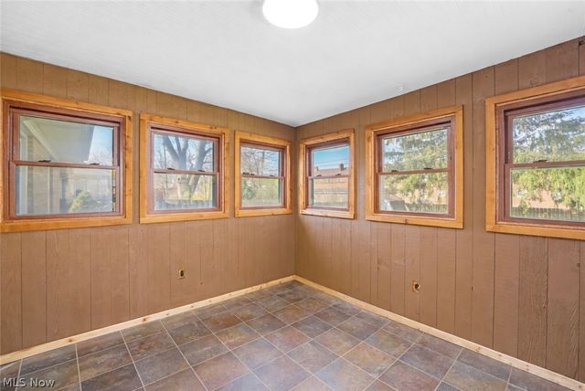 6370 Manchester Road, Parma, OH 44129