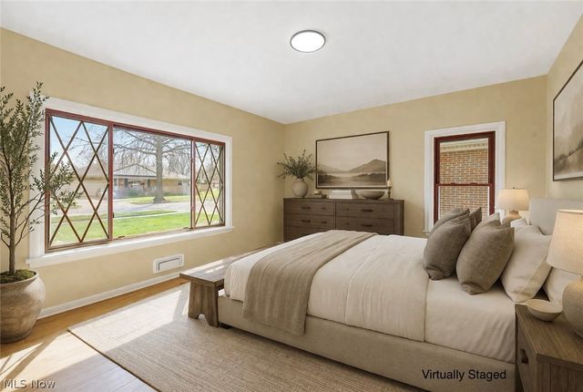 6370 Manchester Road, Parma, OH 44129