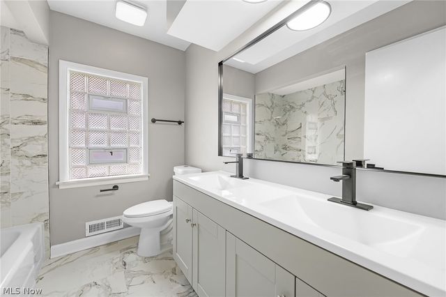 6370 Manchester Road, Parma, OH 44129