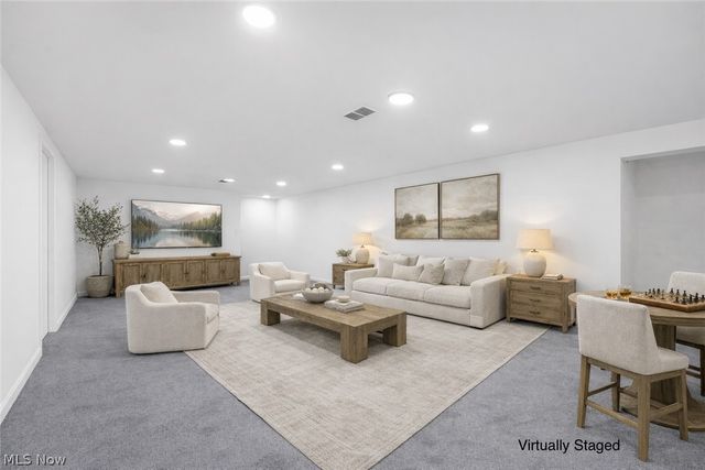 6370 Manchester Road, Parma, OH 44129