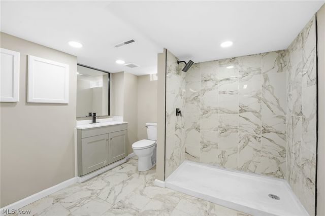 6370 Manchester Road, Parma, OH 44129