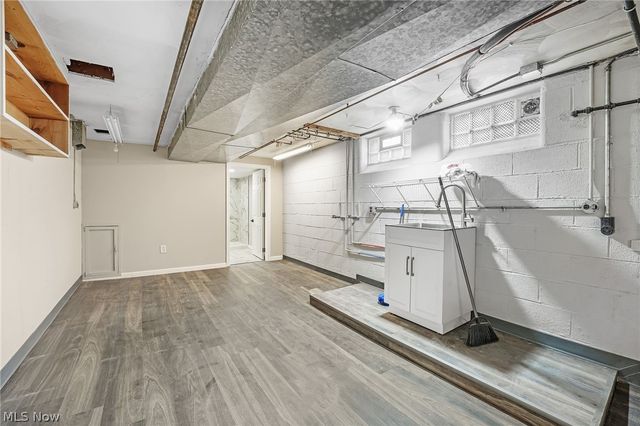 6370 Manchester Road, Parma, OH 44129