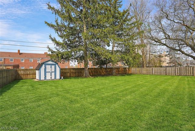 6370 Manchester Road, Parma, OH 44129