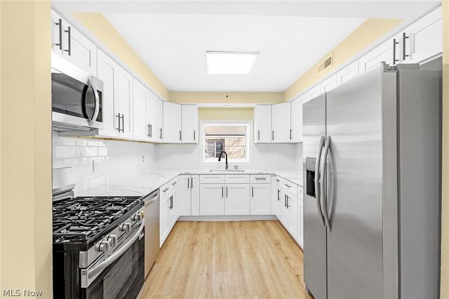 6370 Manchester Road, Parma, OH 44129