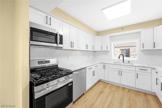 6370 Manchester Road, Parma, OH 44129