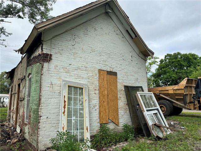 35 W 3rd Street, Adrian, MO 64720