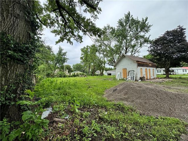 35 W 3rd Street, Adrian, MO 64720