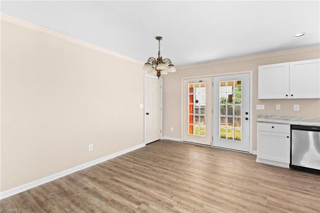 565 Adams Gate Road, Winston-salem, NC 27107