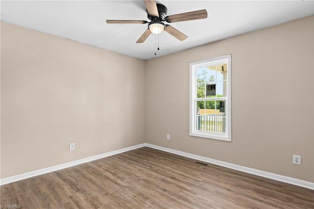 565 Adams Gate Road, Winston-salem, NC 27107