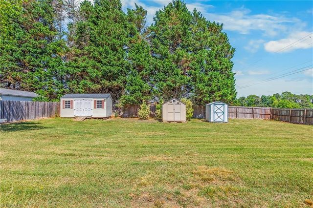 565 Adams Gate Road, Winston-salem, NC 27107