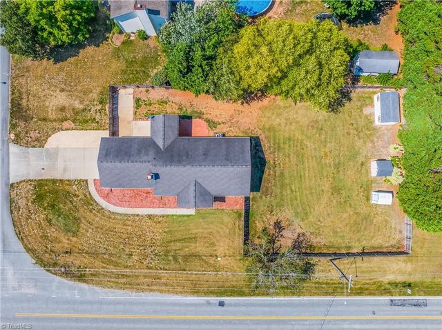 565 Adams Gate Road, Winston-salem, NC 27107