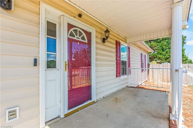 565 Adams Gate Road, Winston-salem, NC 27107