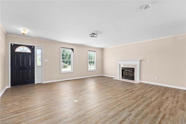 565 Adams Gate Road, Winston-salem, NC 27107