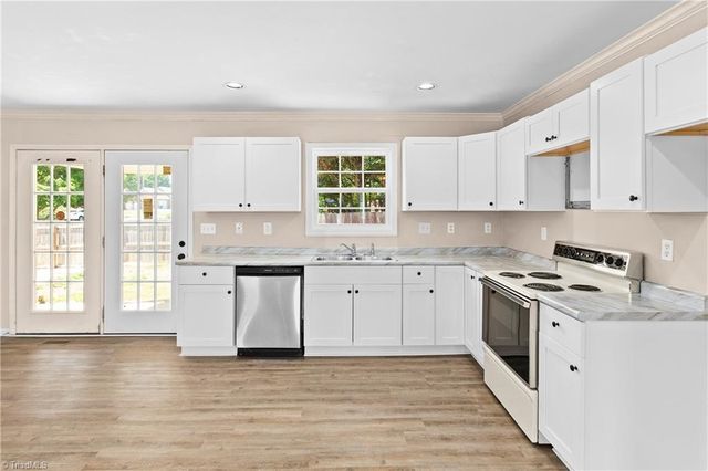 565 Adams Gate Road, Winston-salem, NC 27107