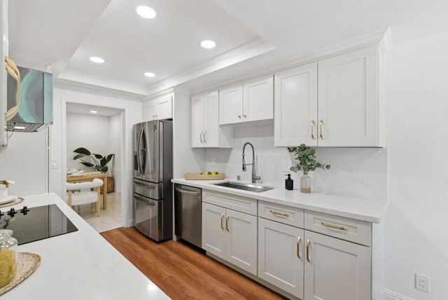 20661 Oak Creek Lane, Saratoga, CA 95070