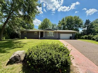 1326 Jeanne Court, New Richmond, WI 54017