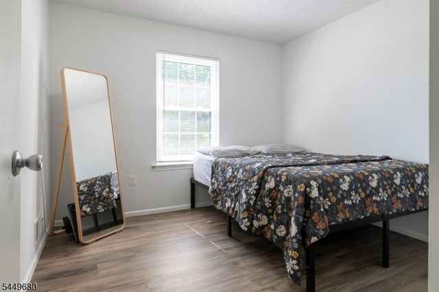 69 Taylor Dr, Franklin Twp., NJ 08823