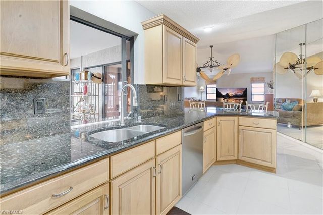 423 SE 17th ST, Cape Coral, FL 33990