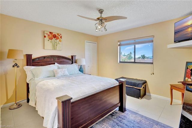 423 SE 17th ST, Cape Coral, FL 33990